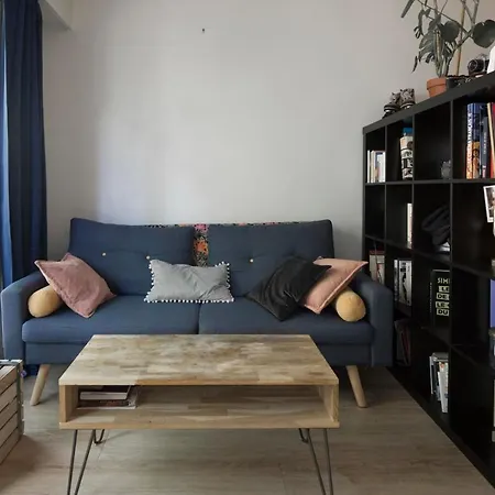 Cozy Appt Aux Buttes Chaumont Апартаменты Париж